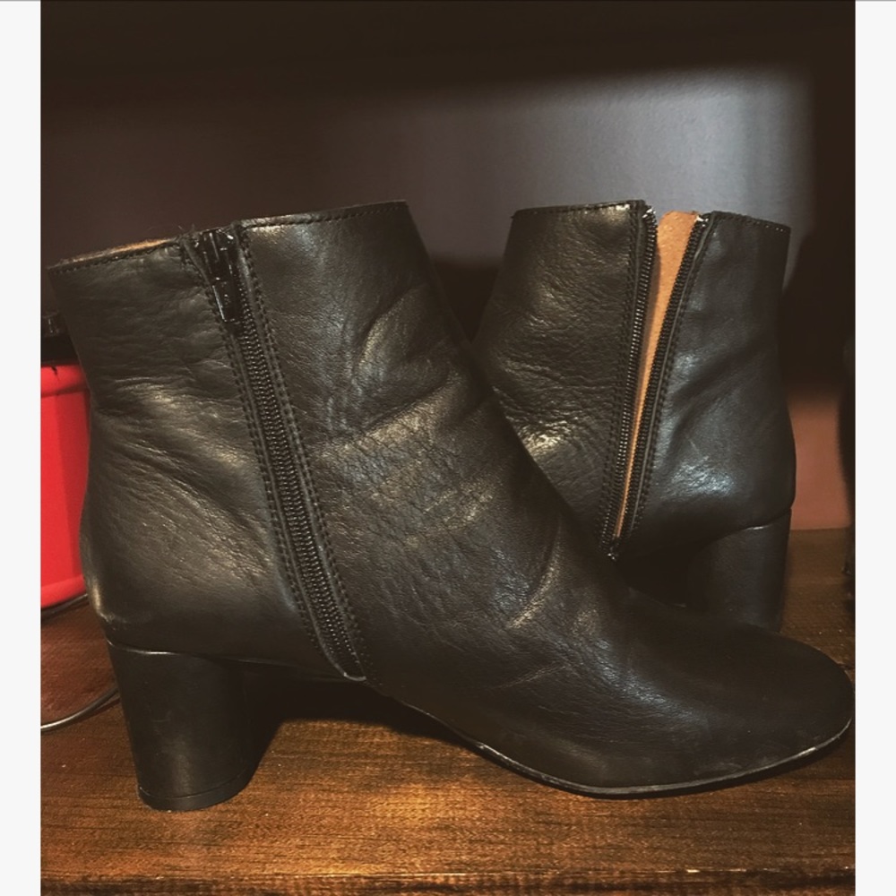 Topshop black booties!